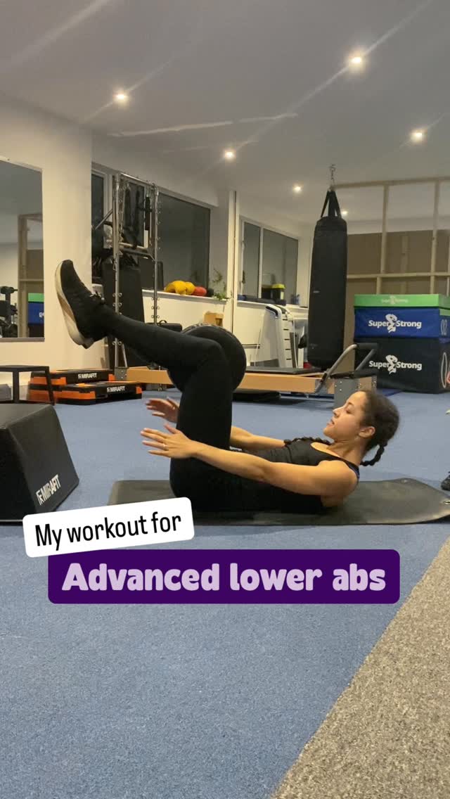 Lower abs are so important, and here’s why: 

- They link up with the front of the pelvic floor so are integral for pelvic floor strength 
- Stronger lower abs can help balance out overactive lower back muscles and hip flexors (two big contributors to low back pain)
- More lower abs = more glutes, especially if you have an anterior pelvic tilt where your tummy spills forwards. This position lengthens the glutes, but we can use the lower abs to get more of a neutral spine = better position for glute activation. 
- They help to control pressure within the abdomen. Too much pressure with weak lower abs = more pressure down on the pelvic floor, which can impact things like prolapse and incontinence. 

I’ve been trying to be more regular with my own rehab and strengthening, and often that means bringing the kids along with me 🤷🏽‍♀️

I’ve built a lot of specific rehab work into the workouts on the Belly Strong app, so you really can just have everything in your back pocket. If you’d like to try it for free for 7 days, comment FREE and I’ll DM you the link ✨

#fitmama #coreworkout #womensfitness #postpartum #momlife